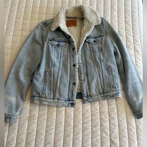 Light blue Levi’s jacket size M